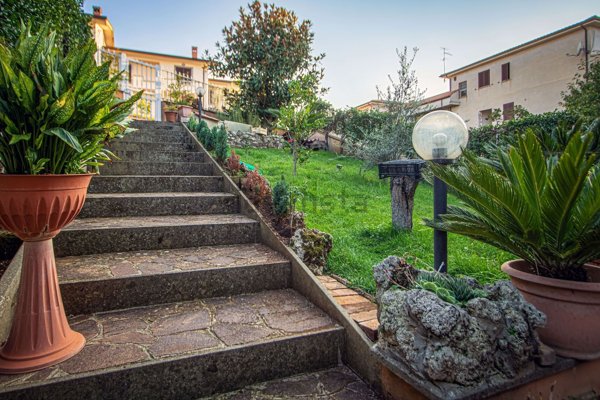 casa indipendente in vendita a Gallicano nel Lazio