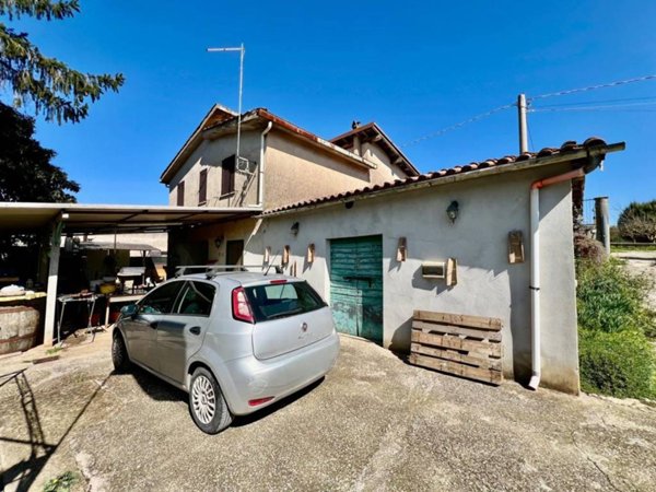 casa indipendente in vendita a Gallicano nel Lazio