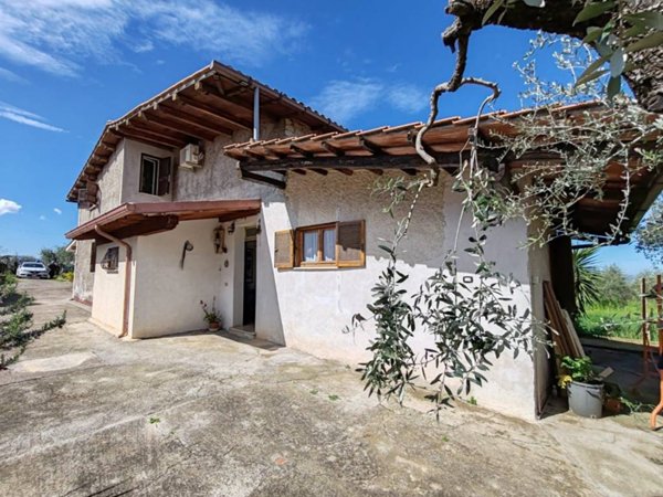 casa indipendente in vendita a Gallicano nel Lazio