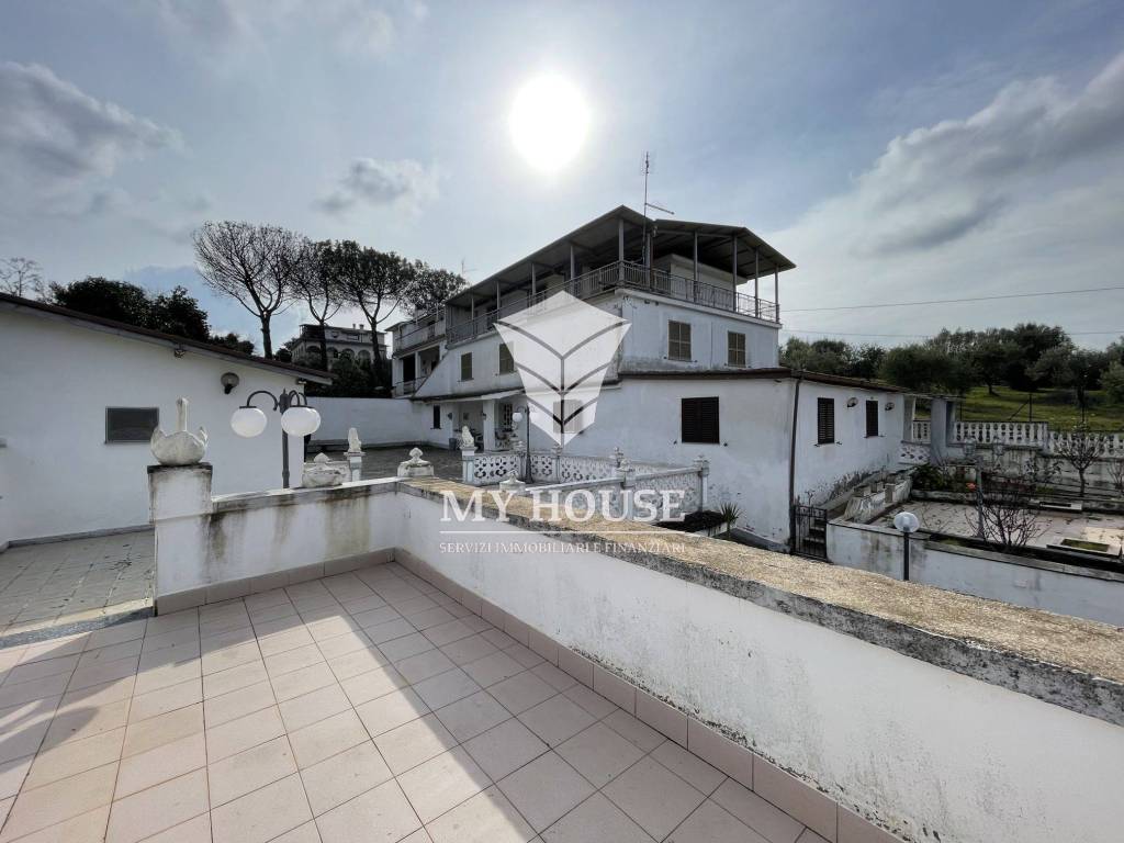 casa indipendente in vendita a Gallicano nel Lazio