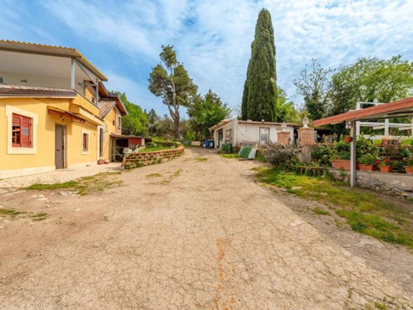 casa indipendente in vendita a Gallicano nel Lazio