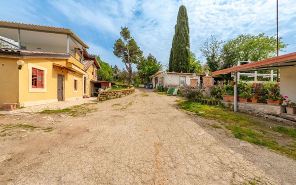 casa indipendente in vendita a Gallicano nel Lazio