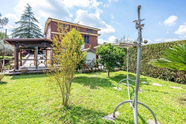 casa indipendente in vendita a Gallicano nel Lazio