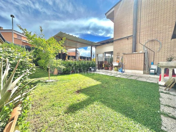 casa indipendente in vendita a Gallicano nel Lazio