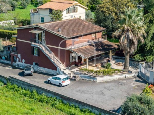 casa indipendente in vendita a Gallicano nel Lazio
