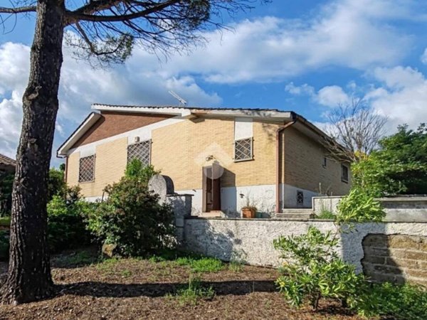 casa indipendente in vendita a Gallicano nel Lazio