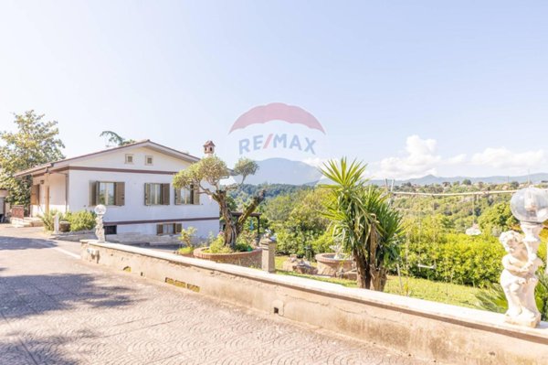 casa indipendente in vendita a Gallicano nel Lazio