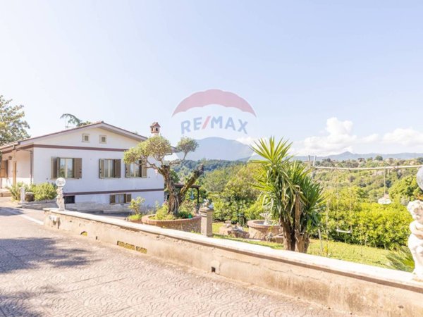 casa indipendente in vendita a Gallicano nel Lazio