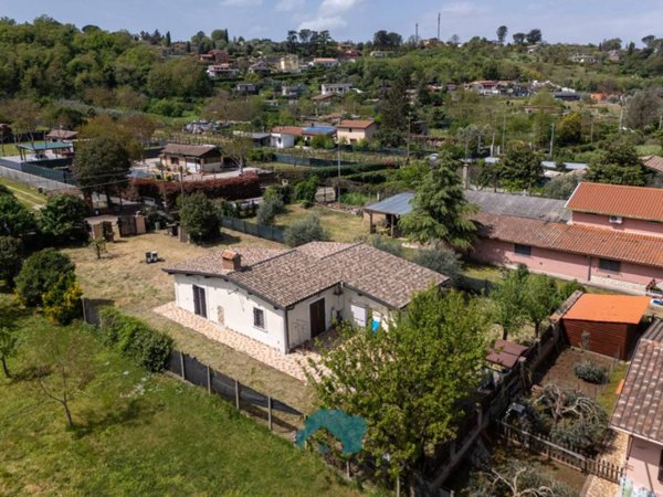 casa indipendente in vendita a Gallicano nel Lazio