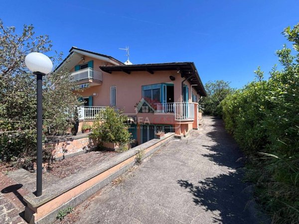 casa indipendente in vendita a Gallicano nel Lazio