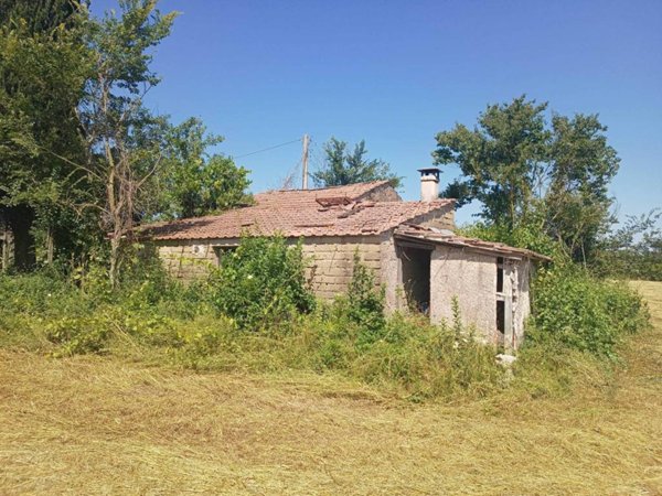 locale di sgombero in vendita a Gallicano nel Lazio