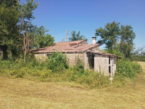 locale di sgombero in vendita a Gallicano nel Lazio