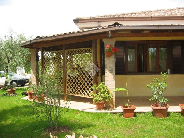 casa indipendente in vendita a Gallicano nel Lazio