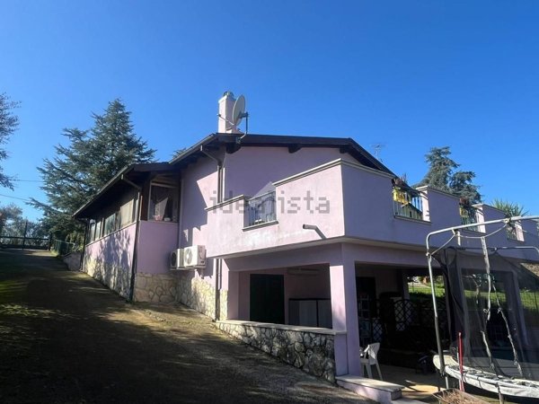 casa indipendente in vendita a Gallicano nel Lazio