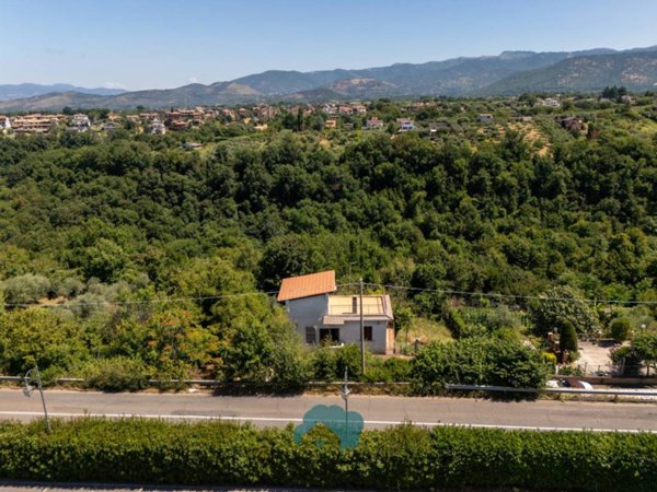 casa indipendente in vendita a Gallicano nel Lazio
