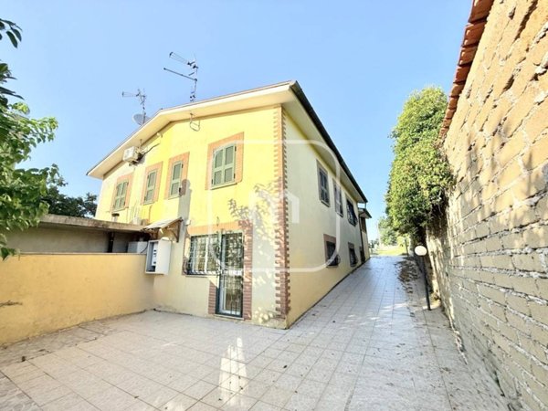 casa indipendente in vendita a Gallicano nel Lazio