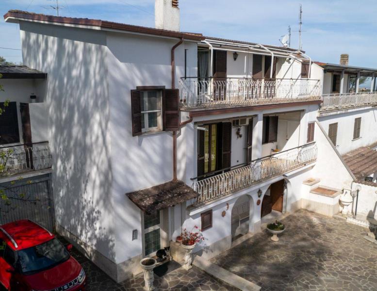 casa indipendente in vendita a Gallicano nel Lazio