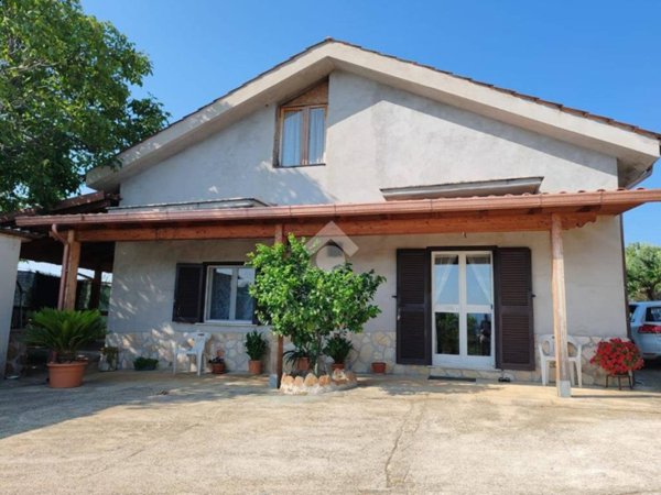 casa indipendente in vendita a Gallicano nel Lazio