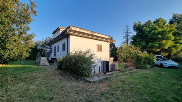 casa indipendente in vendita a Gallicano nel Lazio