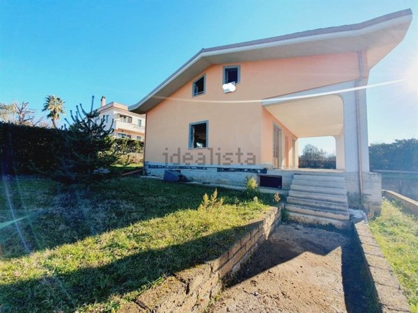 casa indipendente in vendita a Gallicano nel Lazio