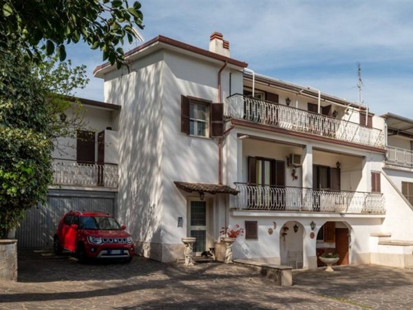 casa indipendente in vendita a Gallicano nel Lazio