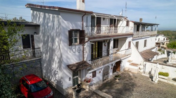 casa indipendente in vendita a Gallicano nel Lazio