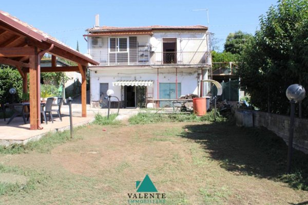 casa indipendente in vendita a Gallicano nel Lazio