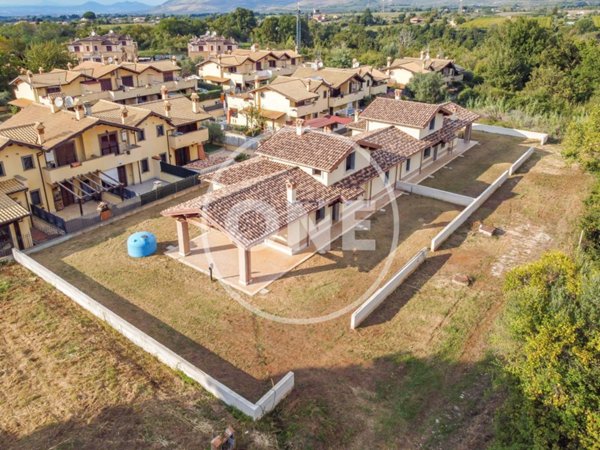 casa indipendente in vendita a Gallicano nel Lazio