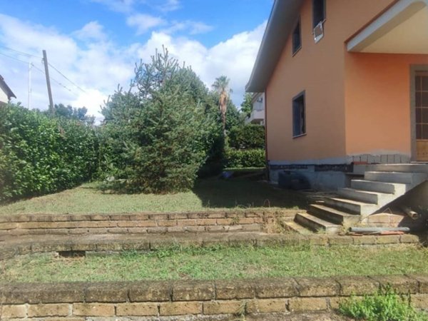 casa indipendente in vendita a Gallicano nel Lazio