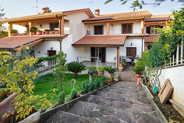 casa indipendente in vendita a Gallicano nel Lazio
