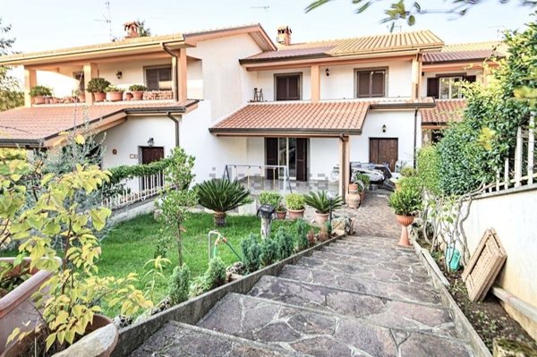 casa indipendente in vendita a Gallicano nel Lazio