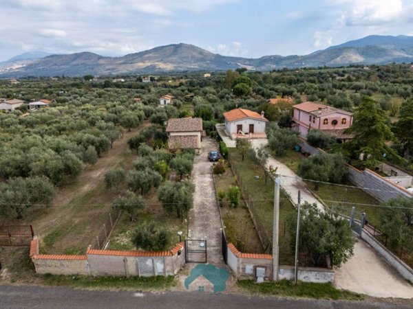 casa indipendente in vendita a Gallicano nel Lazio