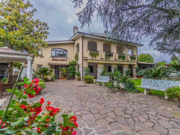 casa indipendente in vendita a Gallicano nel Lazio