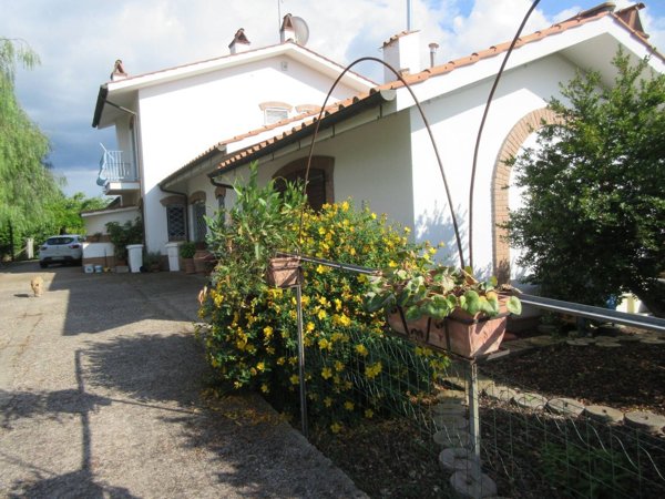 casa indipendente in vendita a Gallicano nel Lazio