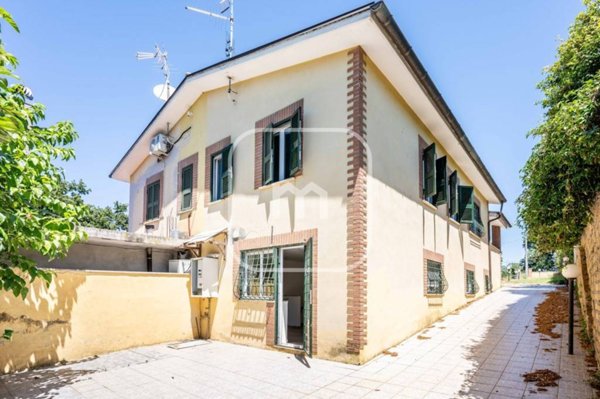 casa indipendente in vendita a Gallicano nel Lazio