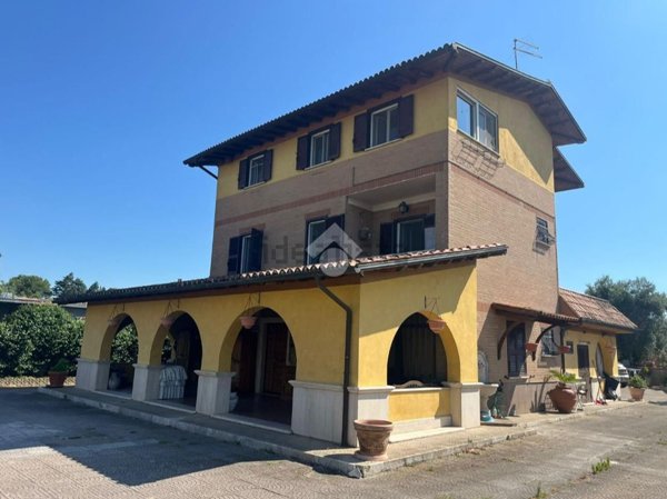 casa indipendente in vendita a Gallicano nel Lazio