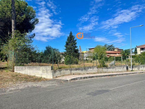 locale di sgombero in vendita a Gallicano nel Lazio
