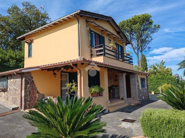 casa indipendente in vendita a Gallicano nel Lazio
