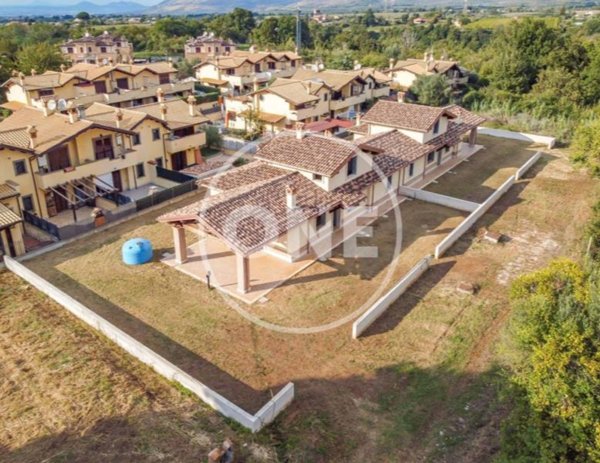 casa indipendente in vendita a Gallicano nel Lazio