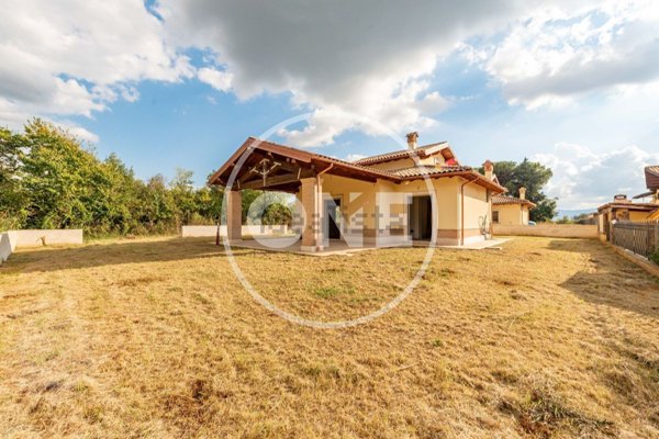 casa indipendente in vendita a Gallicano nel Lazio