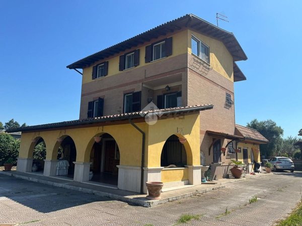 casa indipendente in vendita a Gallicano nel Lazio