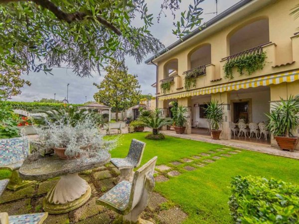 casa indipendente in vendita a Gallicano nel Lazio