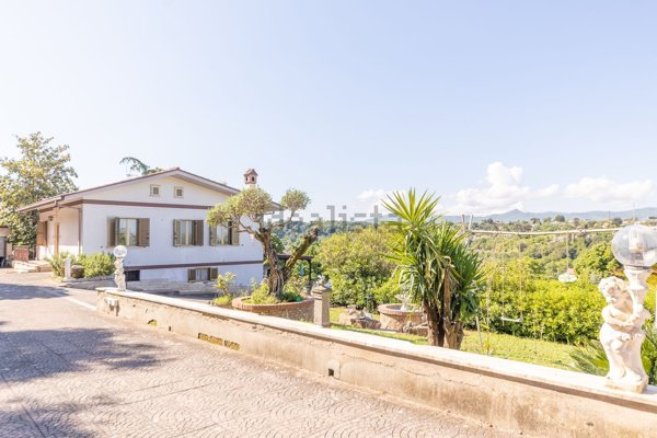 casa indipendente in vendita a Gallicano nel Lazio