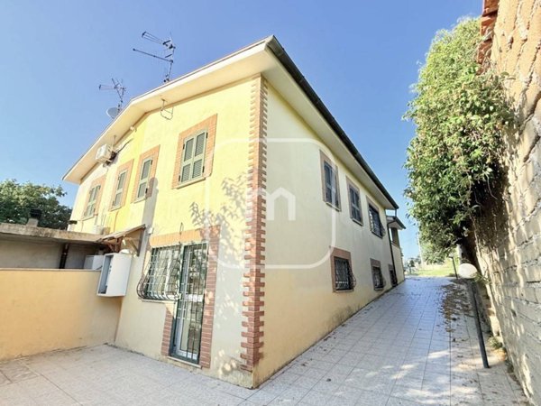 casa indipendente in vendita a Gallicano nel Lazio