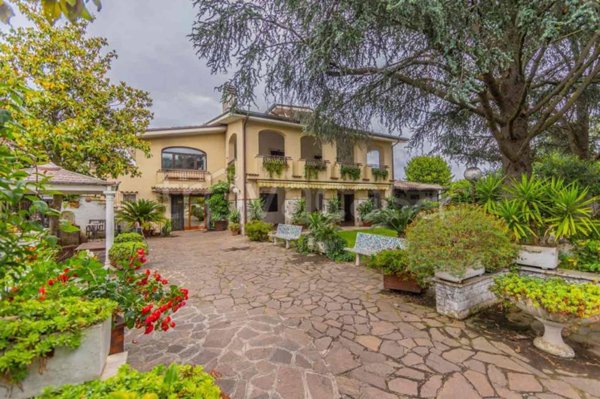 casa indipendente in vendita a Gallicano nel Lazio