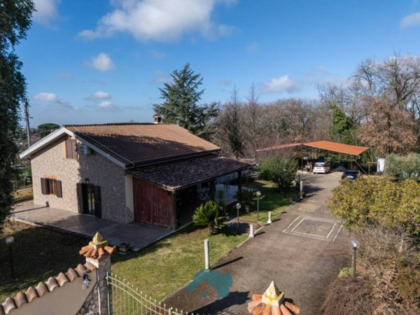 casa indipendente in vendita a Gallicano nel Lazio