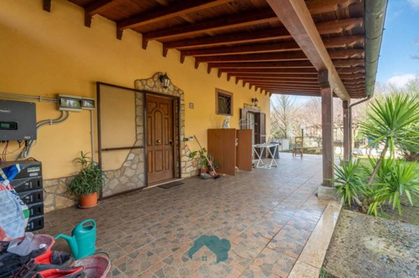 casa indipendente in vendita a Gallicano nel Lazio