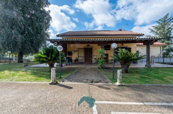 casa indipendente in vendita a Gallicano nel Lazio