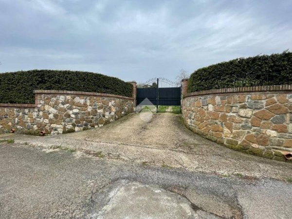 casa indipendente in vendita a Gallicano nel Lazio