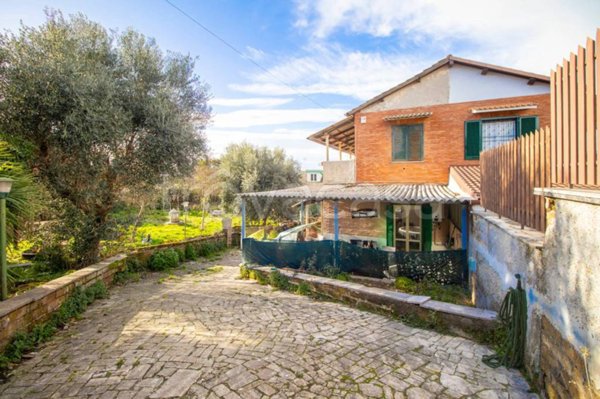 casa indipendente in vendita a Gallicano nel Lazio